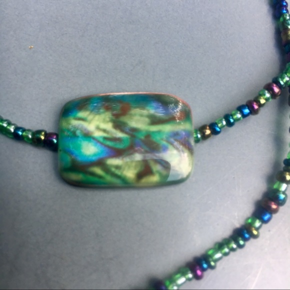 Natural shell green blue necklace - Picture 3 of 8
